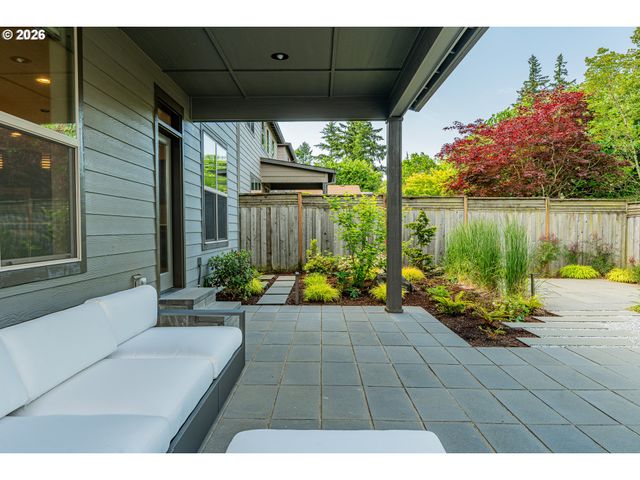 9621 Sw 48TH Ave, Portland, OR 97219