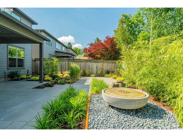 9621 Sw 48TH Ave, Portland, OR 97219