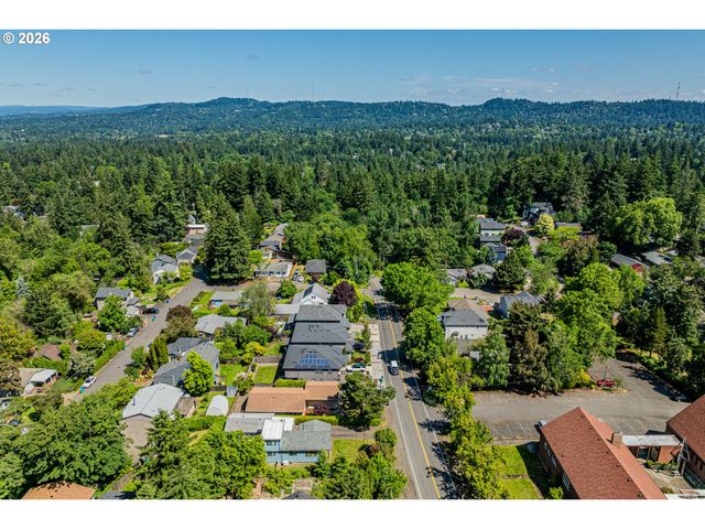 9621 Sw 48TH Ave, Portland, OR 97219