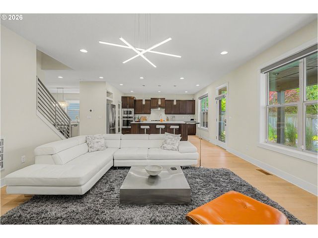 9621 Sw 48TH Ave, Portland, OR 97219
