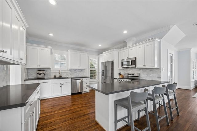 1221 Columbia Street, Houston, TX 77008