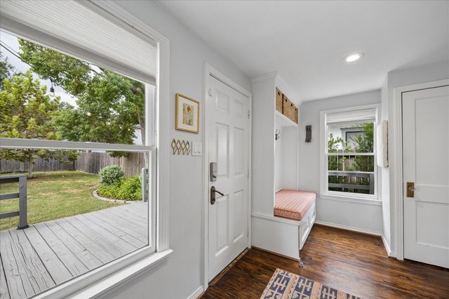 1221 Columbia Street, Houston, TX 77008