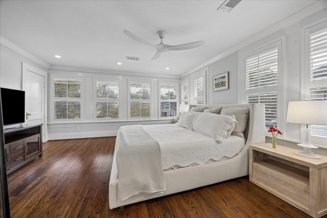 1221 Columbia Street, Houston, TX 77008