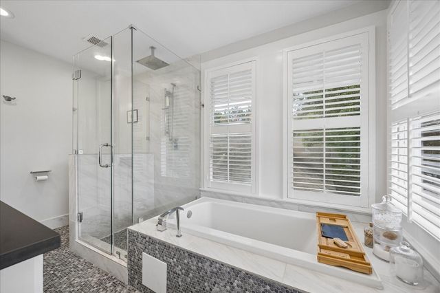 1221 Columbia Street, Houston, TX 77008