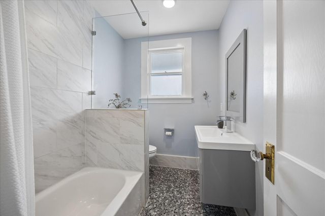1221 Columbia Street, Houston, TX 77008