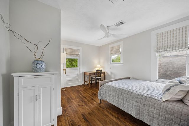 1221 Columbia Street, Houston, TX 77008