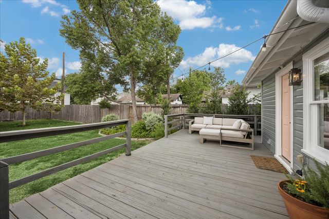 1221 Columbia Street, Houston, TX 77008