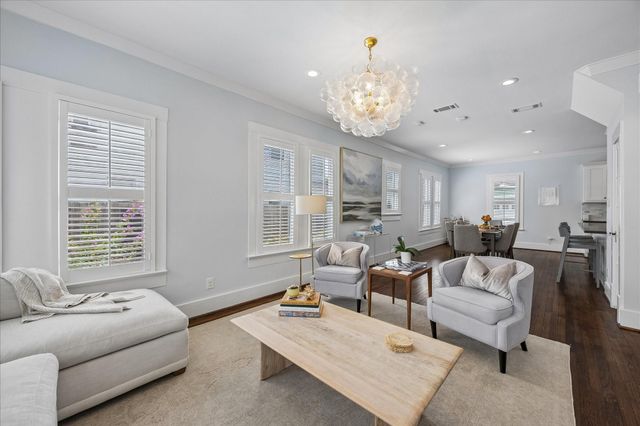 1221 Columbia Street, Houston, TX 77008
