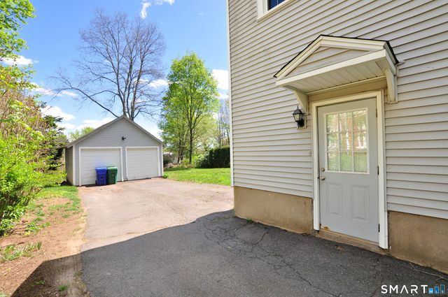 28 Prospect Street, Bloomfield, CT 06002