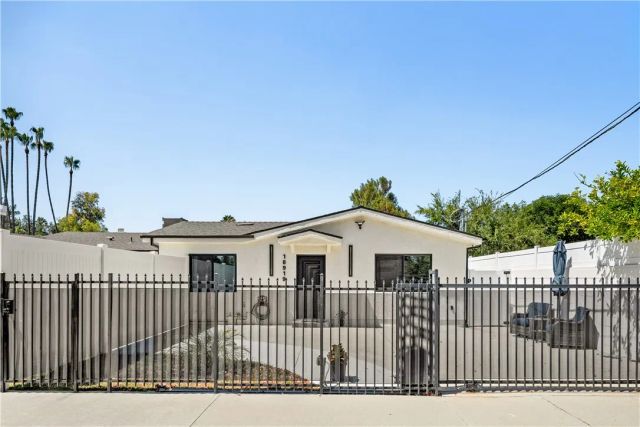 18919 Keswick Street, Reseda, CA 91335