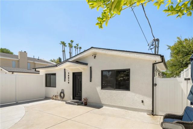 18919 Keswick Street, Reseda, CA 91335