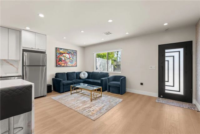 18919 Keswick Street, Reseda, CA 91335