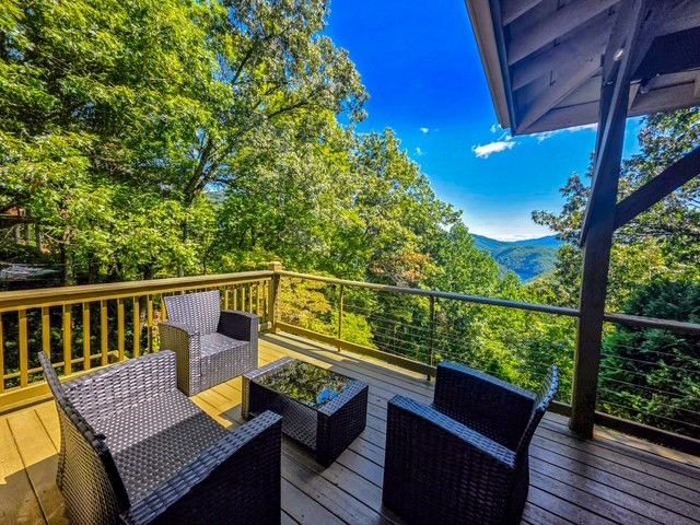 561 Deals Gap Road, Bryson City, NC 28713