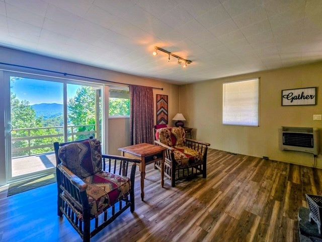 561 Deals Gap Road, Bryson City, NC 28713