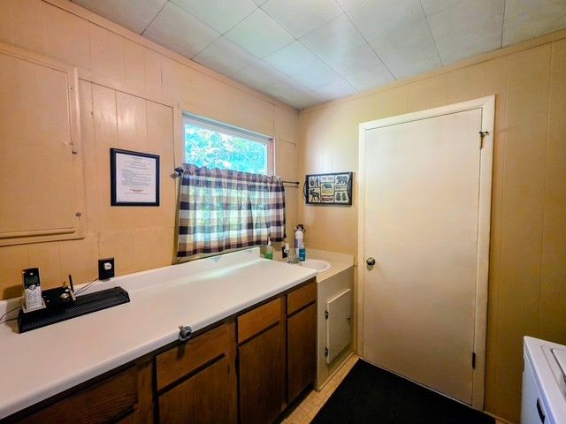 561 Deals Gap Road, Bryson City, NC 28713