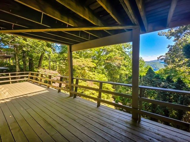 561 Deals Gap Road, Bryson City, NC 28713