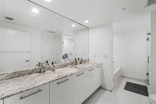 55 SE 6th St 1203, Miami, FL 33131