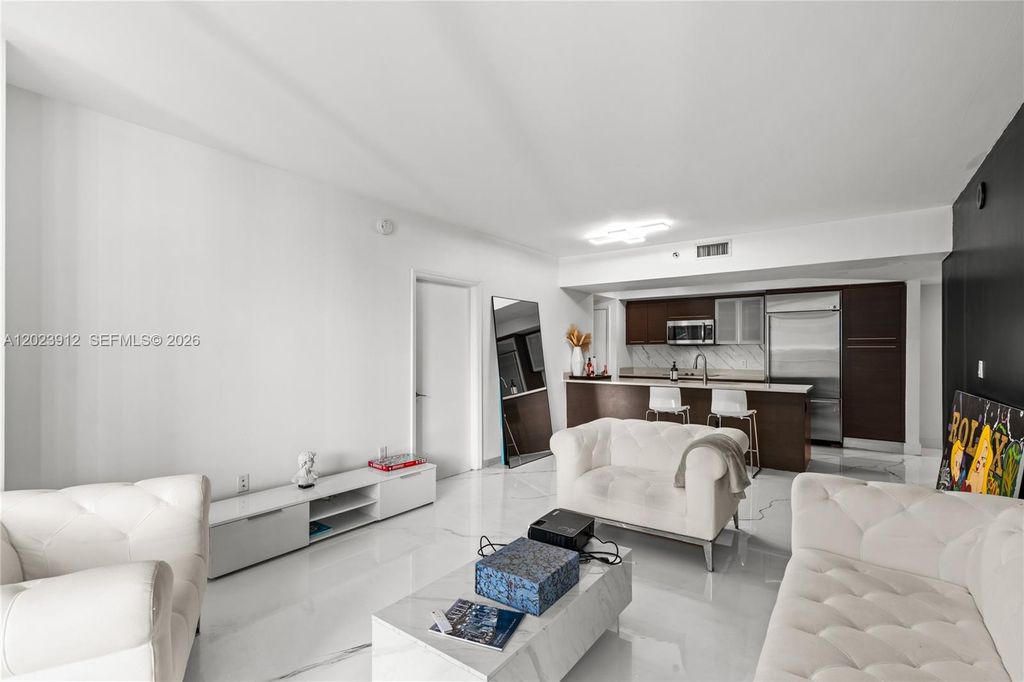55 SE 6th St 1203, Miami, FL 33131