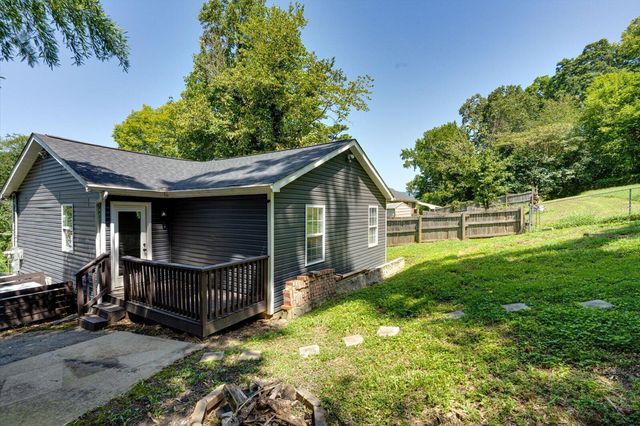 700 Runyan Drive, Chattanooga, TN 37405