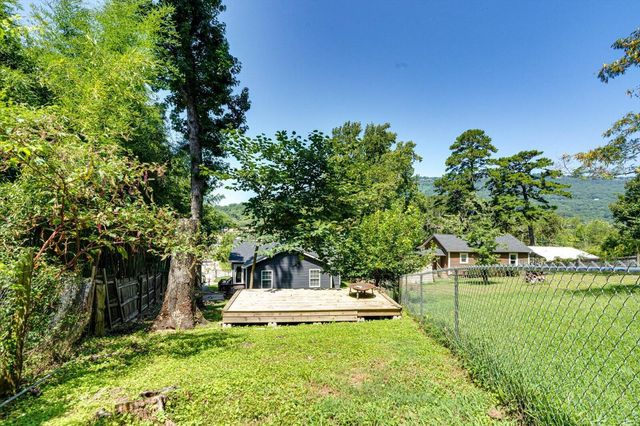 700 Runyan Drive, Chattanooga, TN 37405