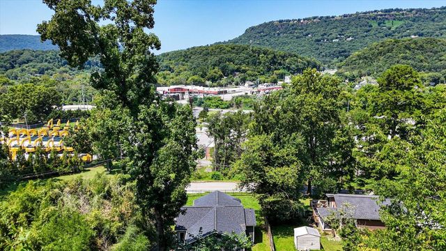 700 Runyan Drive, Chattanooga, TN 37405