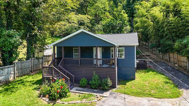 700 Runyan Drive, Chattanooga, TN 37405