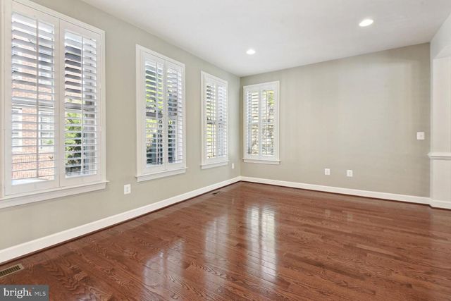 3439 S KEMPER RD, Arlington, VA 22206