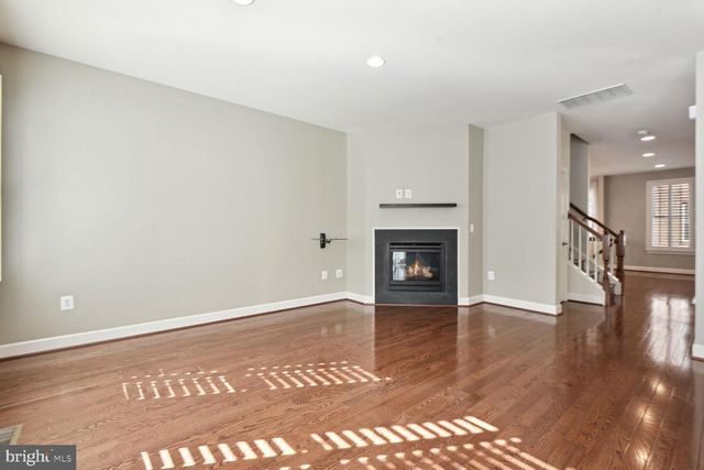 3439 S KEMPER RD, Arlington, VA 22206