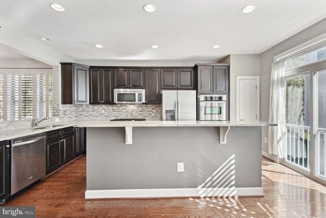 3439 S KEMPER RD, Arlington, VA 22206