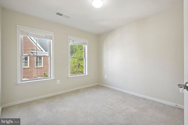 3439 S KEMPER RD, Arlington, VA 22206
