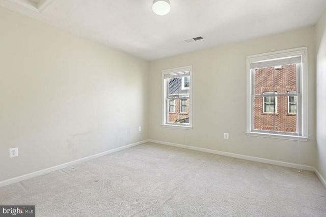 3439 S KEMPER RD, Arlington, VA 22206