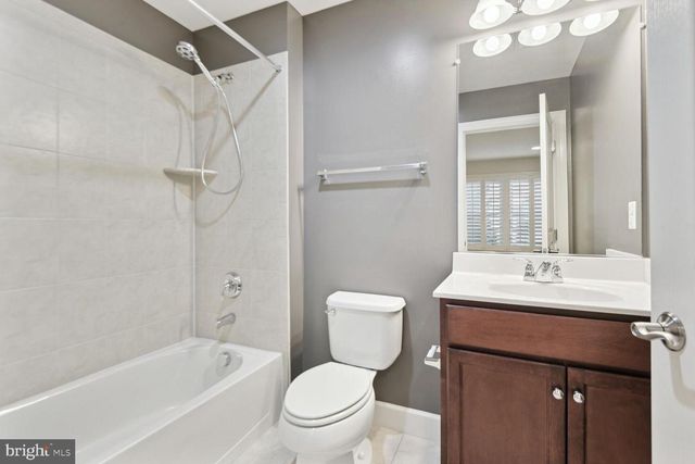 3439 S KEMPER RD, Arlington, VA 22206