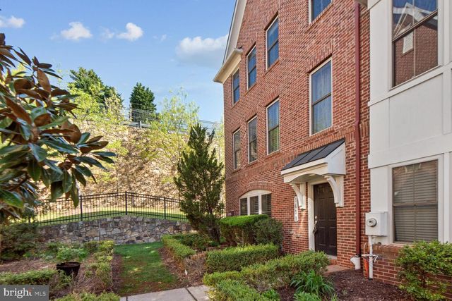 3439 S KEMPER RD, Arlington, VA 22206