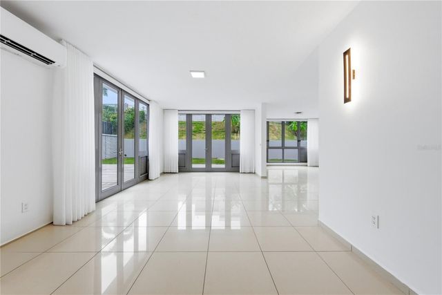 70 CALLE AQUAMARINA, San Juan, PR 00926