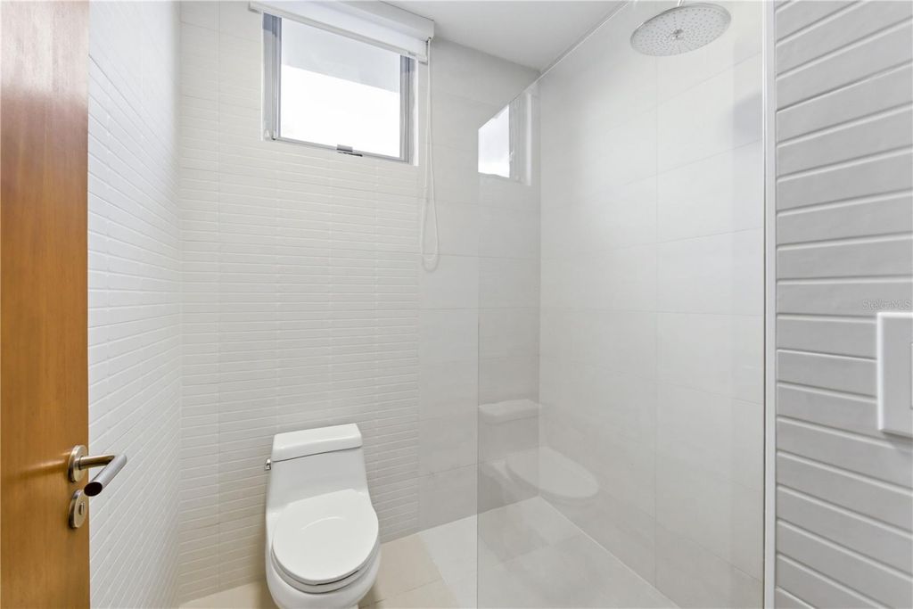 Image 11 of property listing at 70 CALLE AQUAMARINA, San Juan, PR 00926