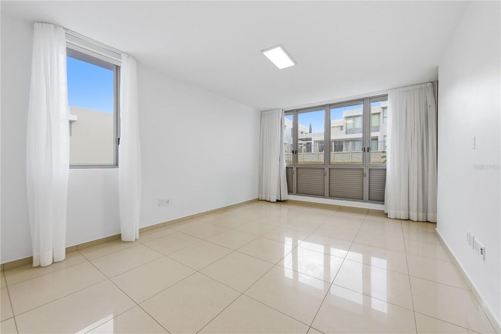 Image 12 of property listing at 70 CALLE AQUAMARINA, San Juan, PR 00926