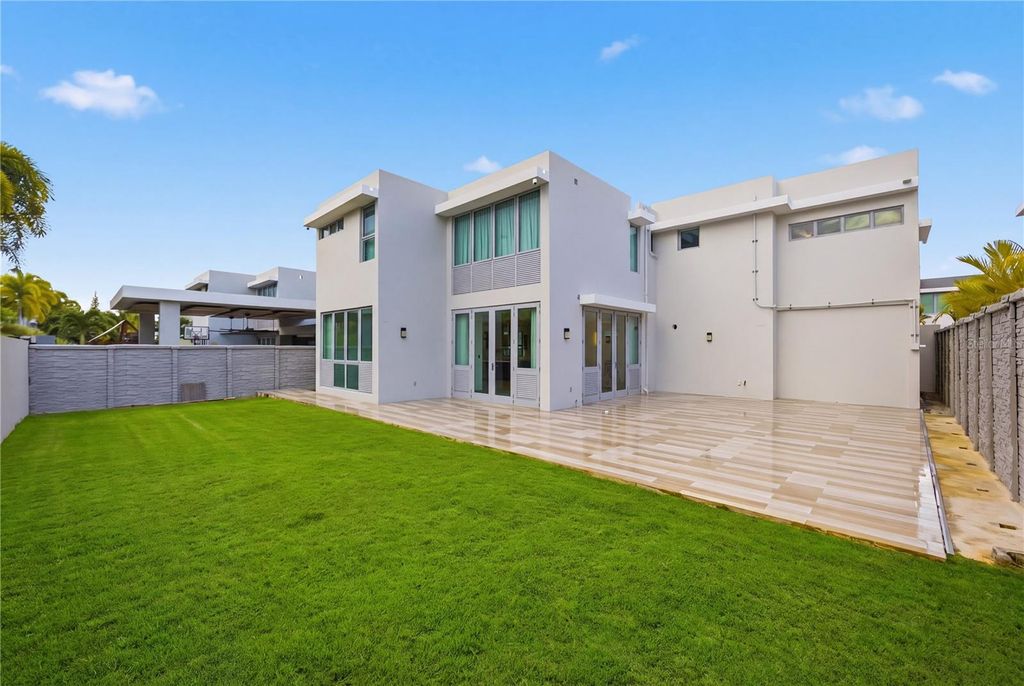 Image 17 of property listing at 70 CALLE AQUAMARINA, San Juan, PR 00926