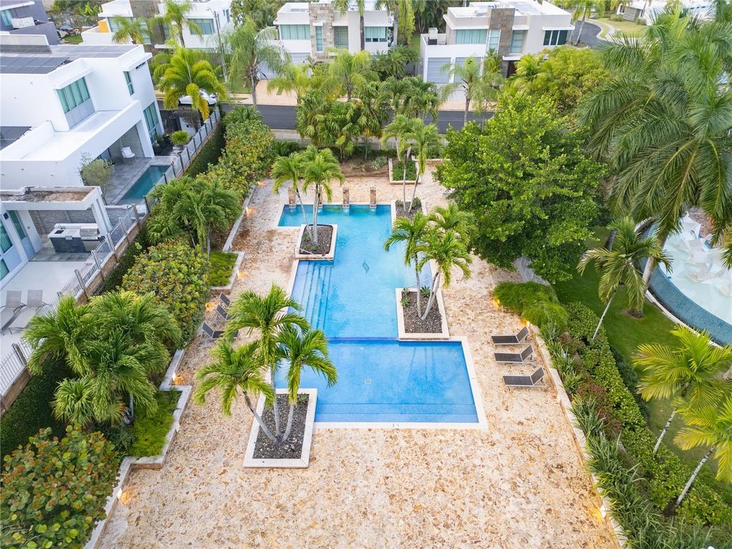 Image 19 of property listing at 70 CALLE AQUAMARINA, San Juan, PR 00926