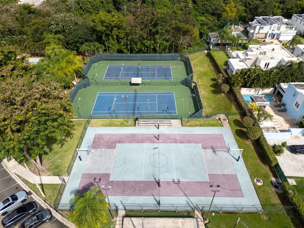 Image 20 of property listing at 70 CALLE AQUAMARINA, San Juan, PR 00926
