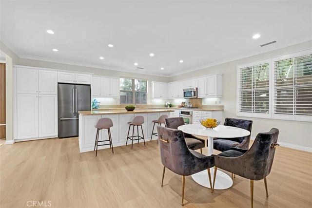 231 Mantle, Irvine, CA 92618