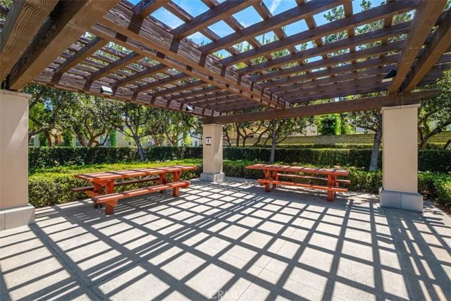 231 Mantle, Irvine, CA 92618