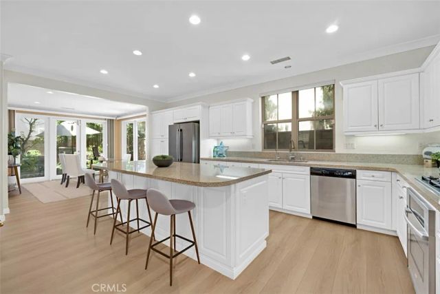 231 Mantle, Irvine, CA 92618