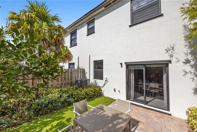 13074 SW 233rd Ter, Homestead, FL 33032