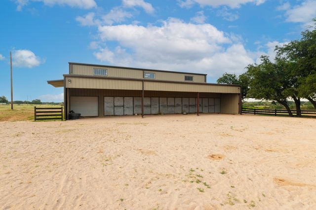 1400 County Road 320, Bertram, TX 78605