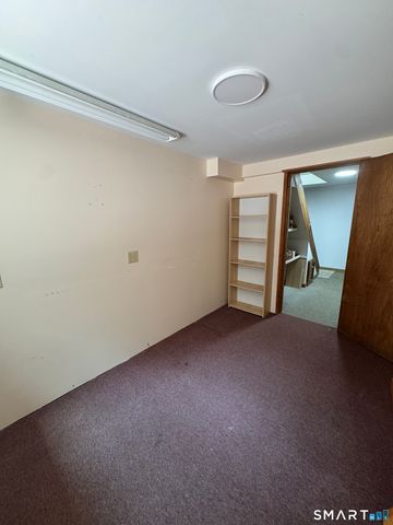 11 Olympic Drive, Danbury, CT 06810