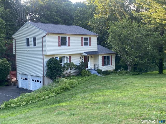 11 Olympic Drive, Danbury, CT 06810