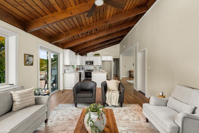 18082 Hummingbird Dr, Penn Valley, CA 95946