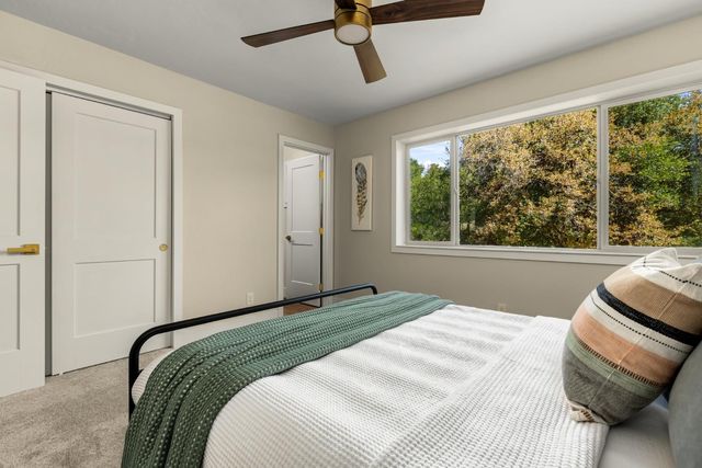 18082 Hummingbird Dr, Penn Valley, CA 95946