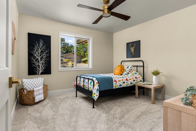 18082 Hummingbird Dr, Penn Valley, CA 95946