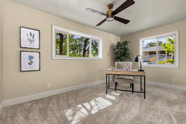 18082 Hummingbird Dr, Penn Valley, CA 95946